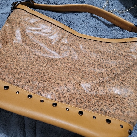 Purses - Picture 7 of 8